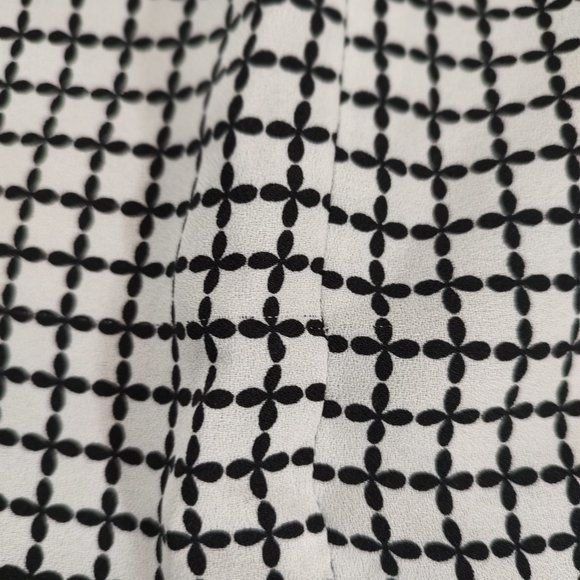 Black and White Mini Skirt Ruffled Hem Lined - Picture 9 of 12